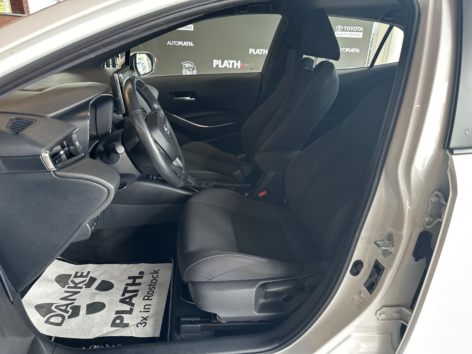 Toyota Corolla Hybrid Club - Samsaru's Car Outlet