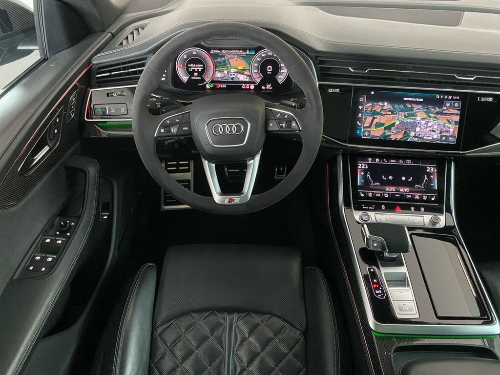 Audi Q8 50 TDI quattro S line PANO+AHK+CARBON+ACC+B&O
