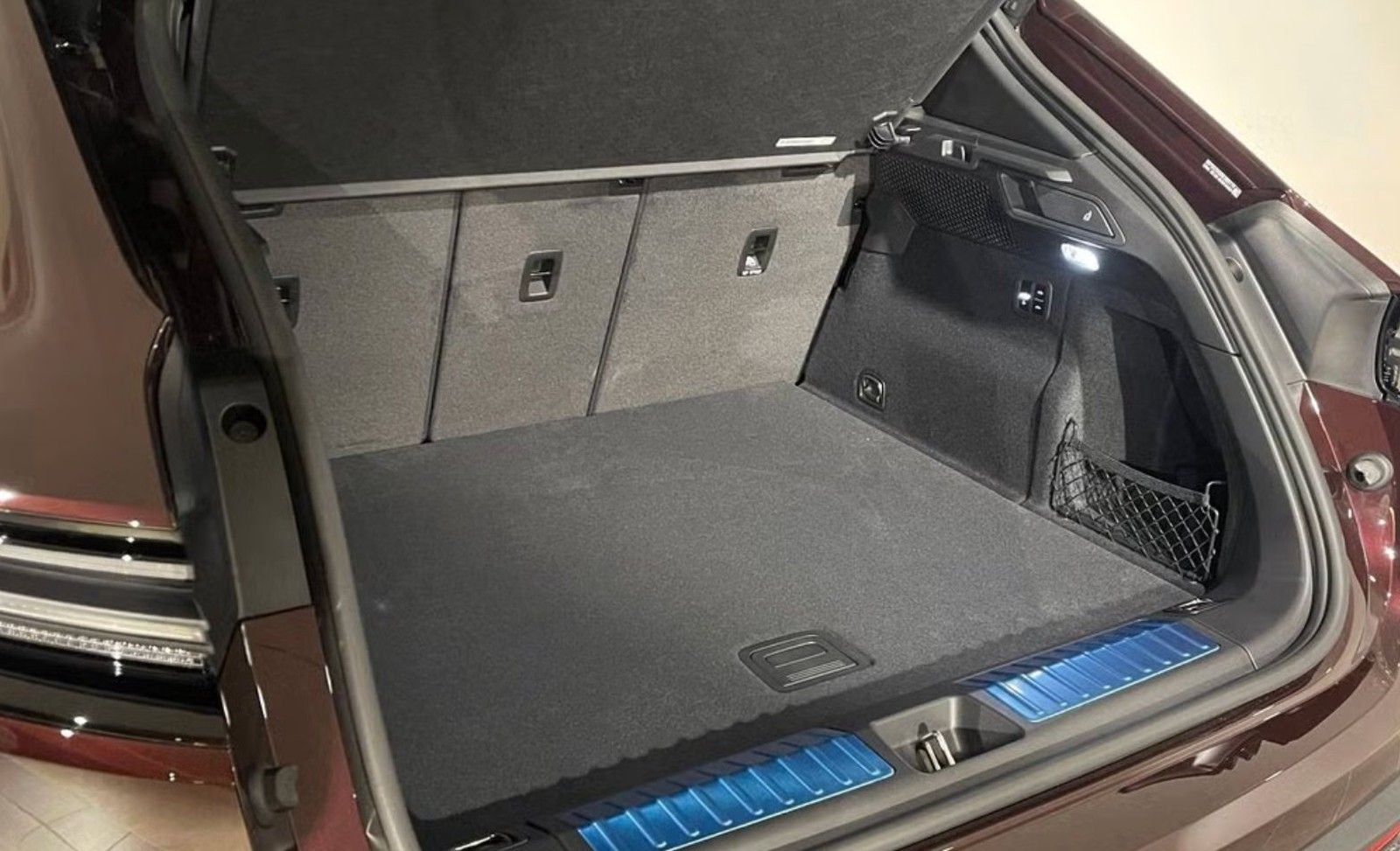 Porsche Macan Electric 4