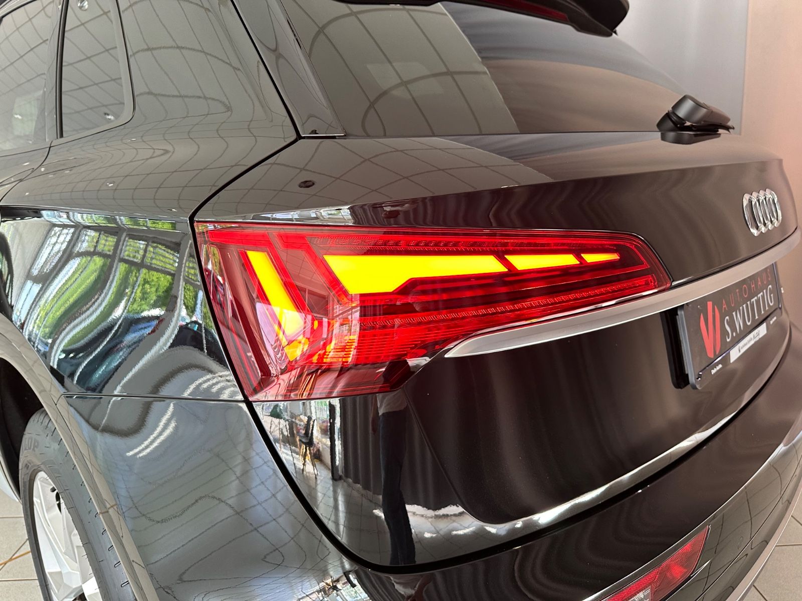 Audi Q5 40 TDI quattro S line - Samsaru's Car Outlet