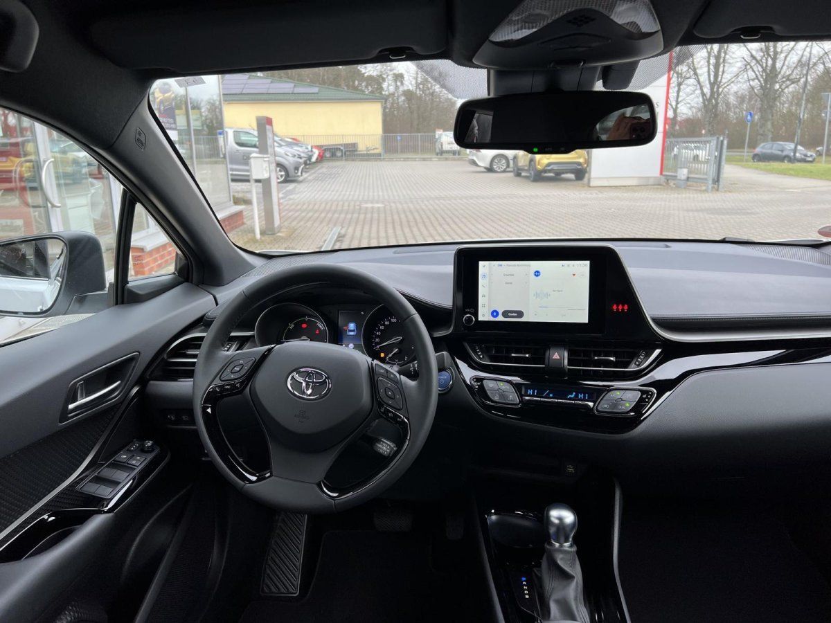 Toyota C-HR 2.0 Hybrid - Samsaru's Car Outlet