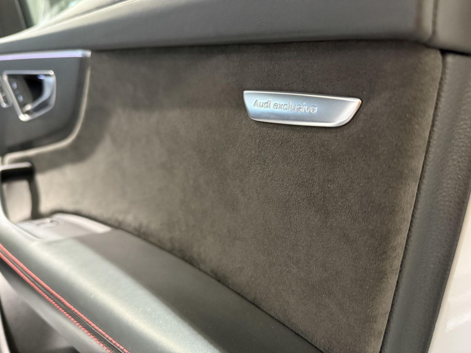 Audi RSQ8 Carbon Pak.+Standheiz 305 km/h+Keramik+B&O