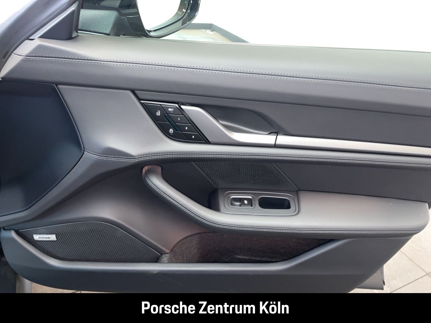 Porsche Taycan 4 Cross Turismo InnoDrive Surround-View
