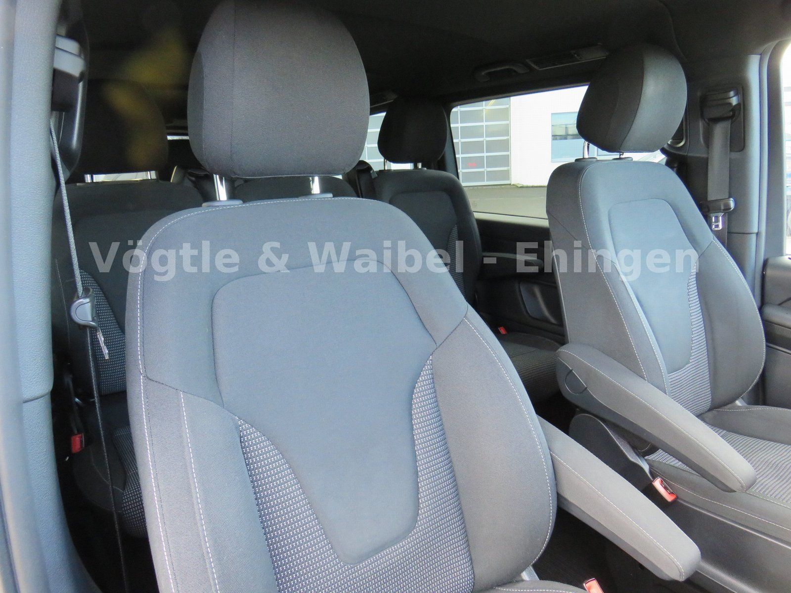 Mercedes-Benz V 300 d ED Lang - Samsaru's Car Outlet
