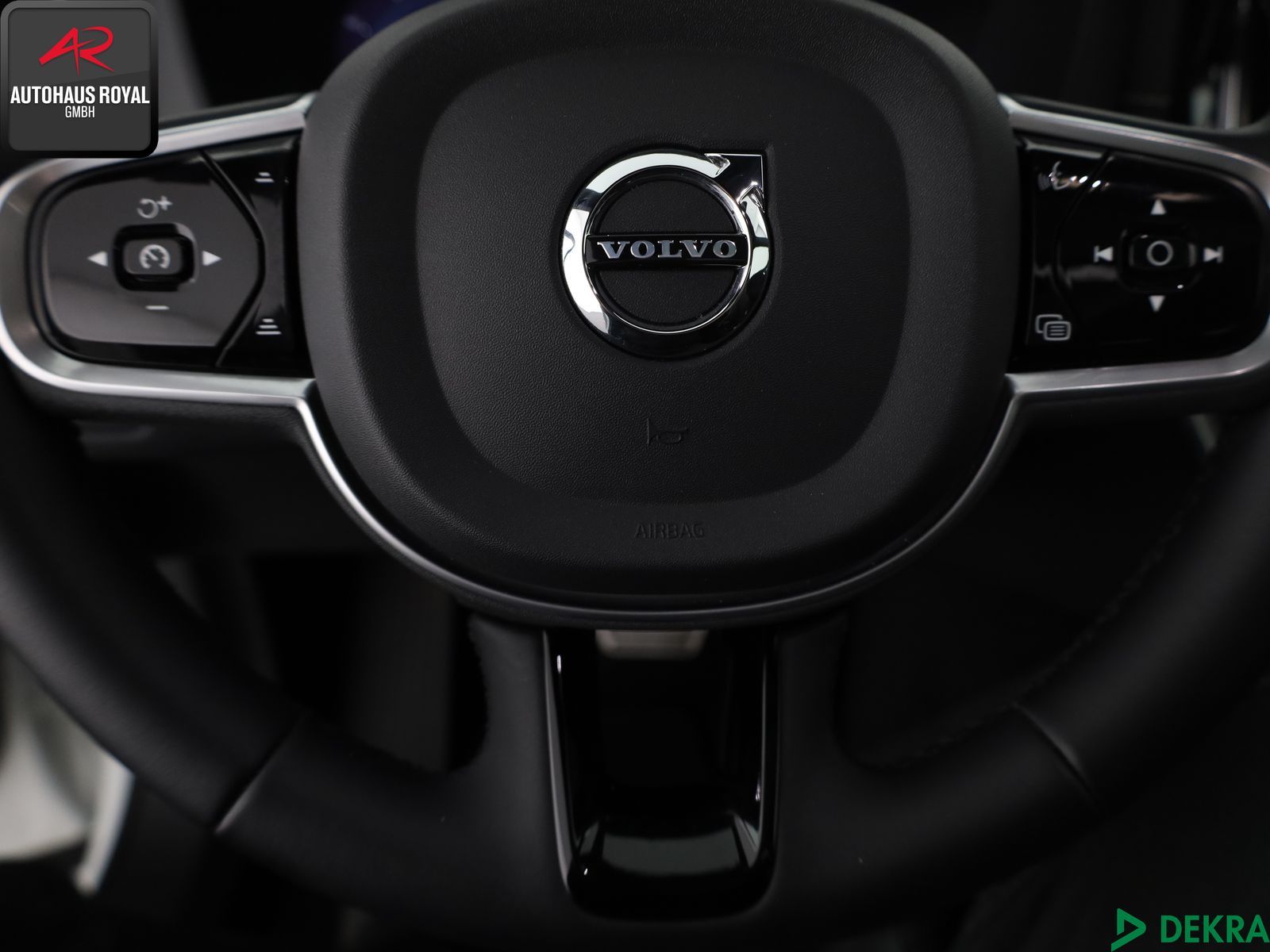 Volvo XC 60 T8 AWD STANDHEIZ,360GRAD,BOWERS+W,KEYLESS