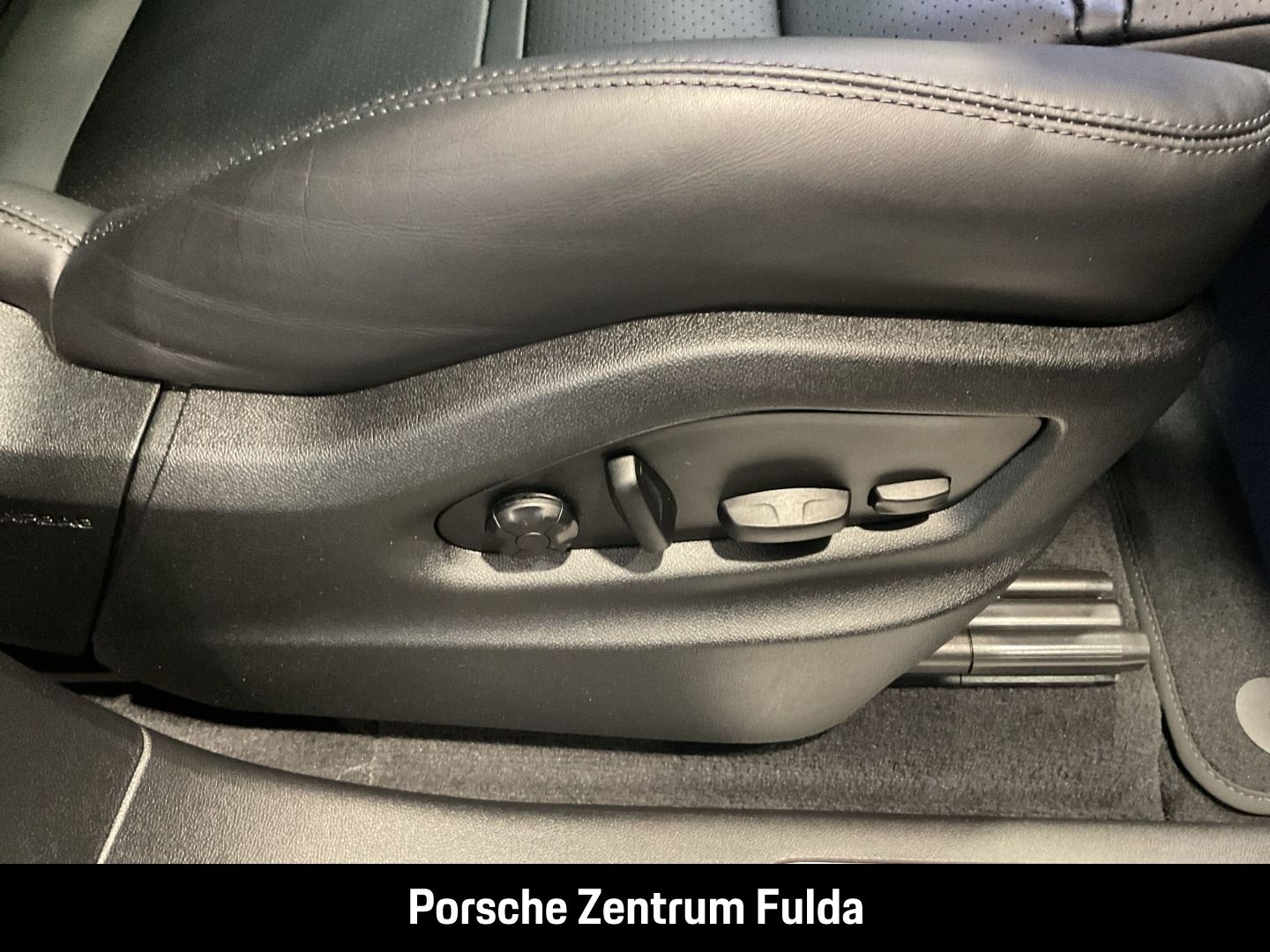 Porsche Cayenne E-Hybrid Coupe BOSE Panorama LED-Matrix