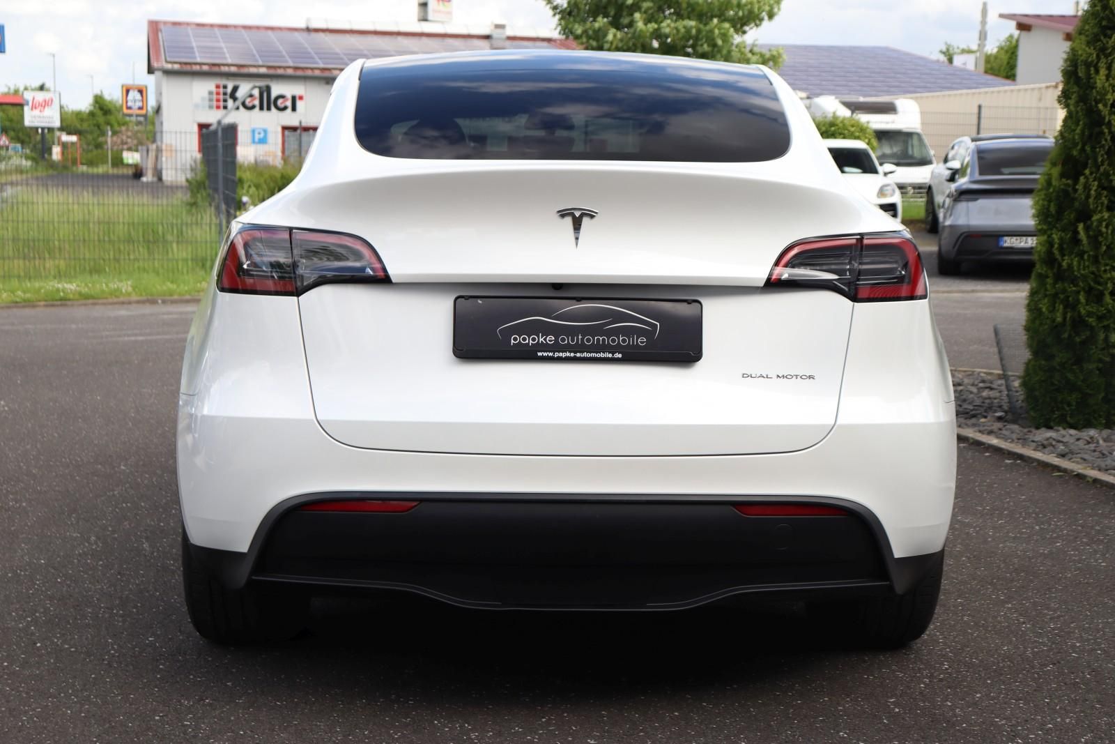 Tesla Model Y Long Range AWD +1.HAND+AHK+MWST+92,2%SOH