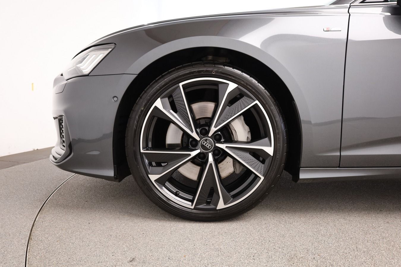 Audi A6 Limousine 55 TFSI S line - Samsaru's Car Outlet