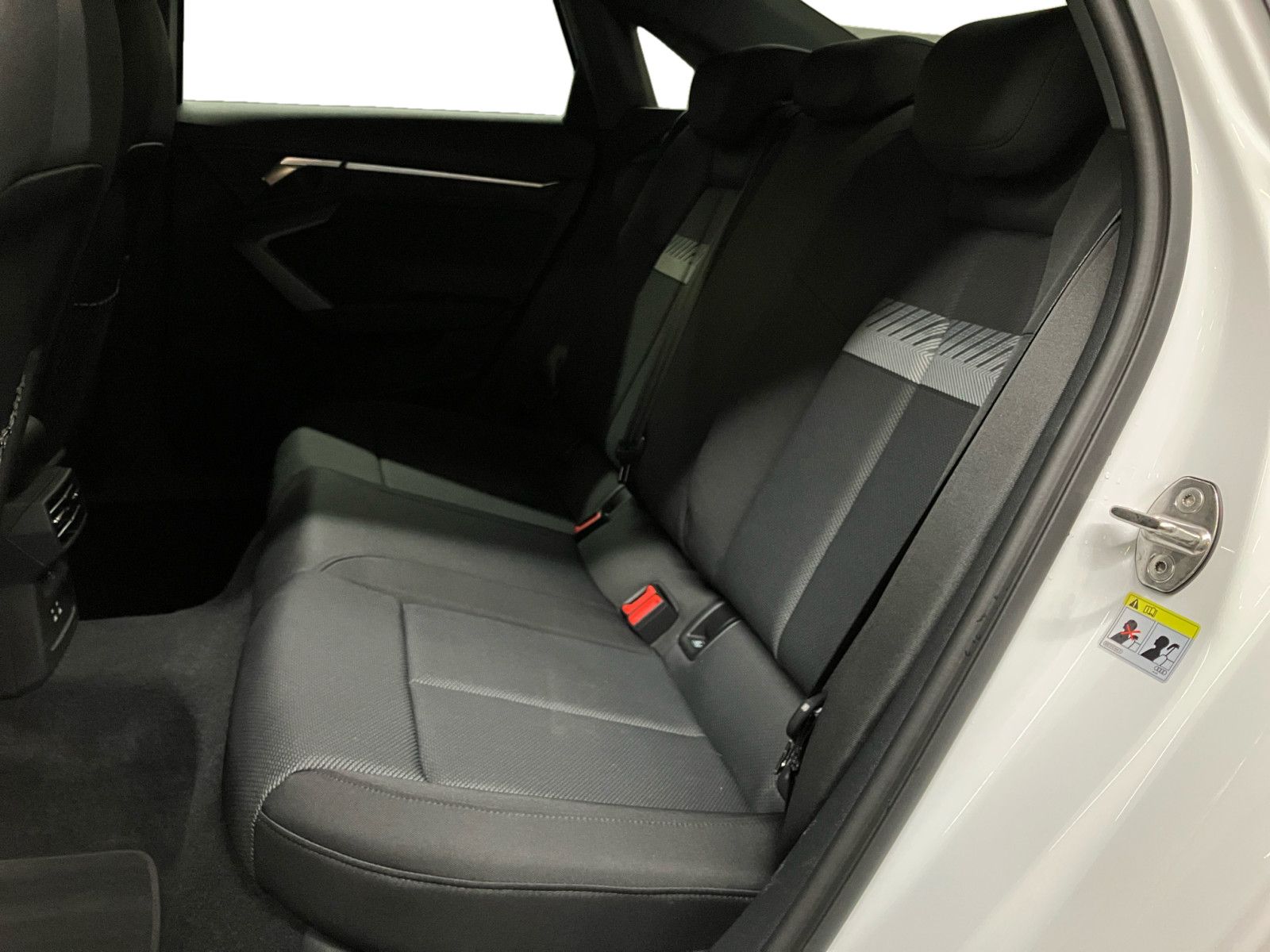 Audi A3 Limousine 30 TFSI advanced - Samsaru's Car Outlet