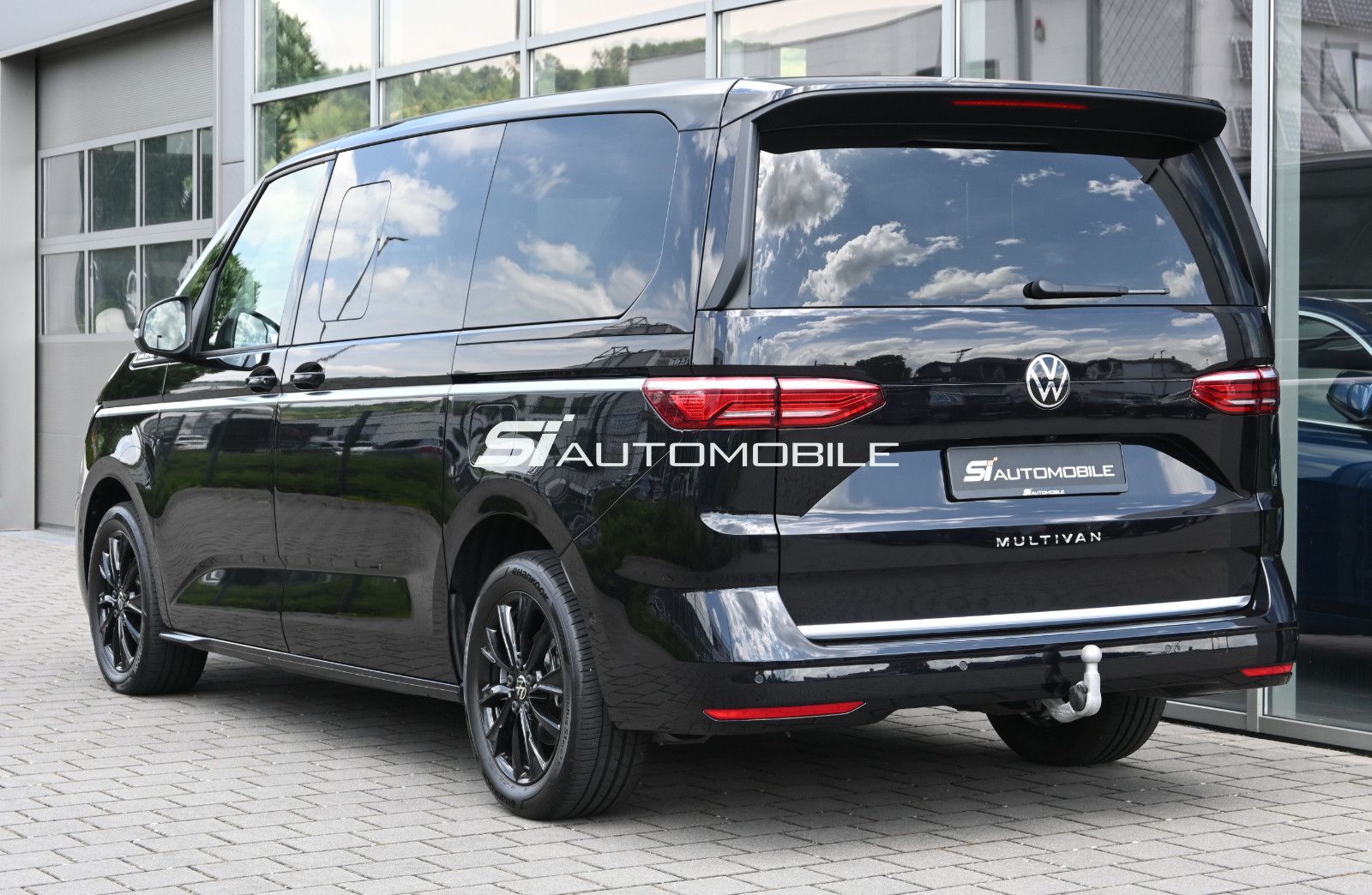 Volkswagen T7 Multivan 2.0 TDI DSG Style - Samsaru's Car Outlet