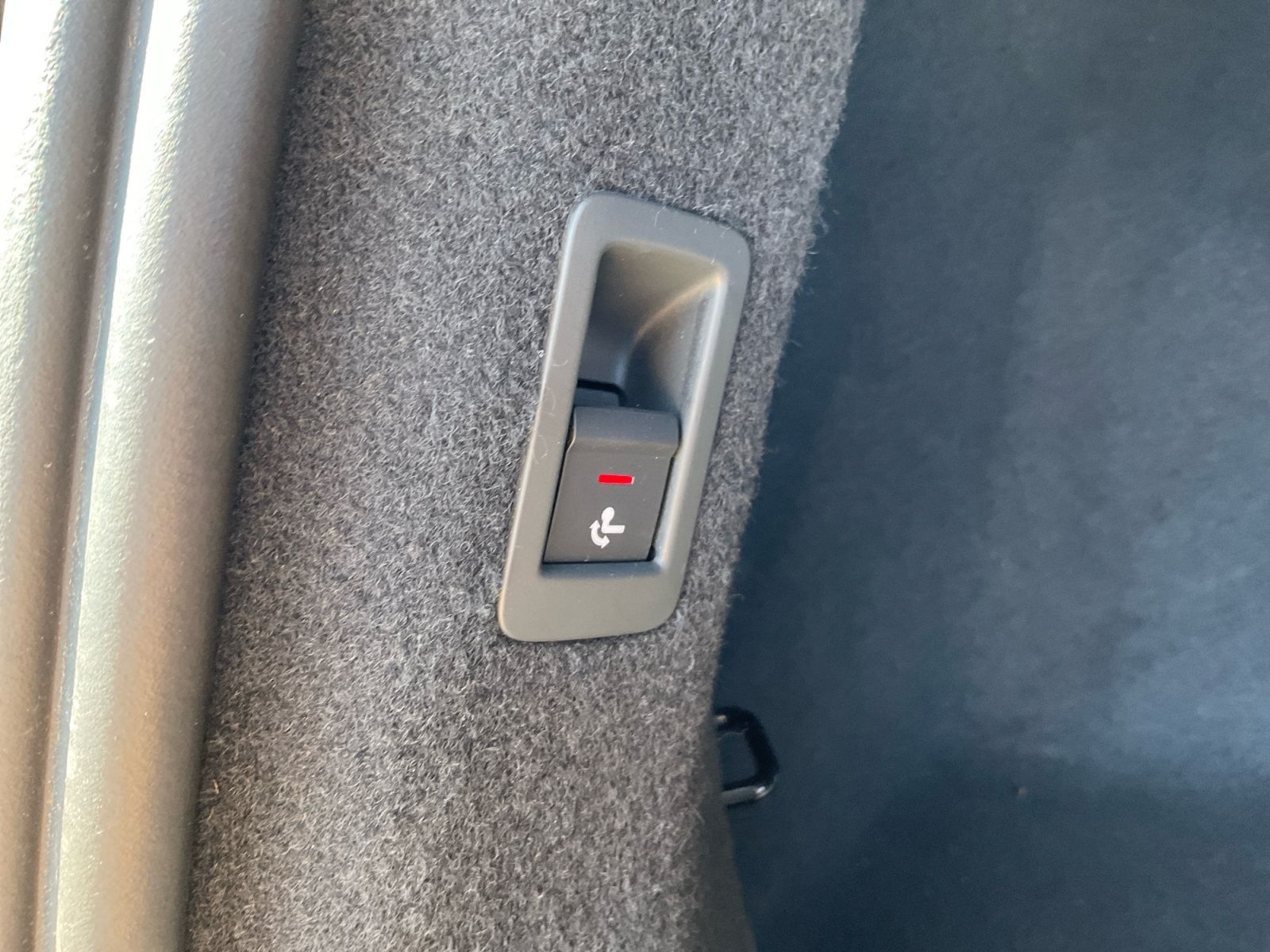 Audi Q4 e-tron 45 quattro S-line Pano AHK Matrix HUD