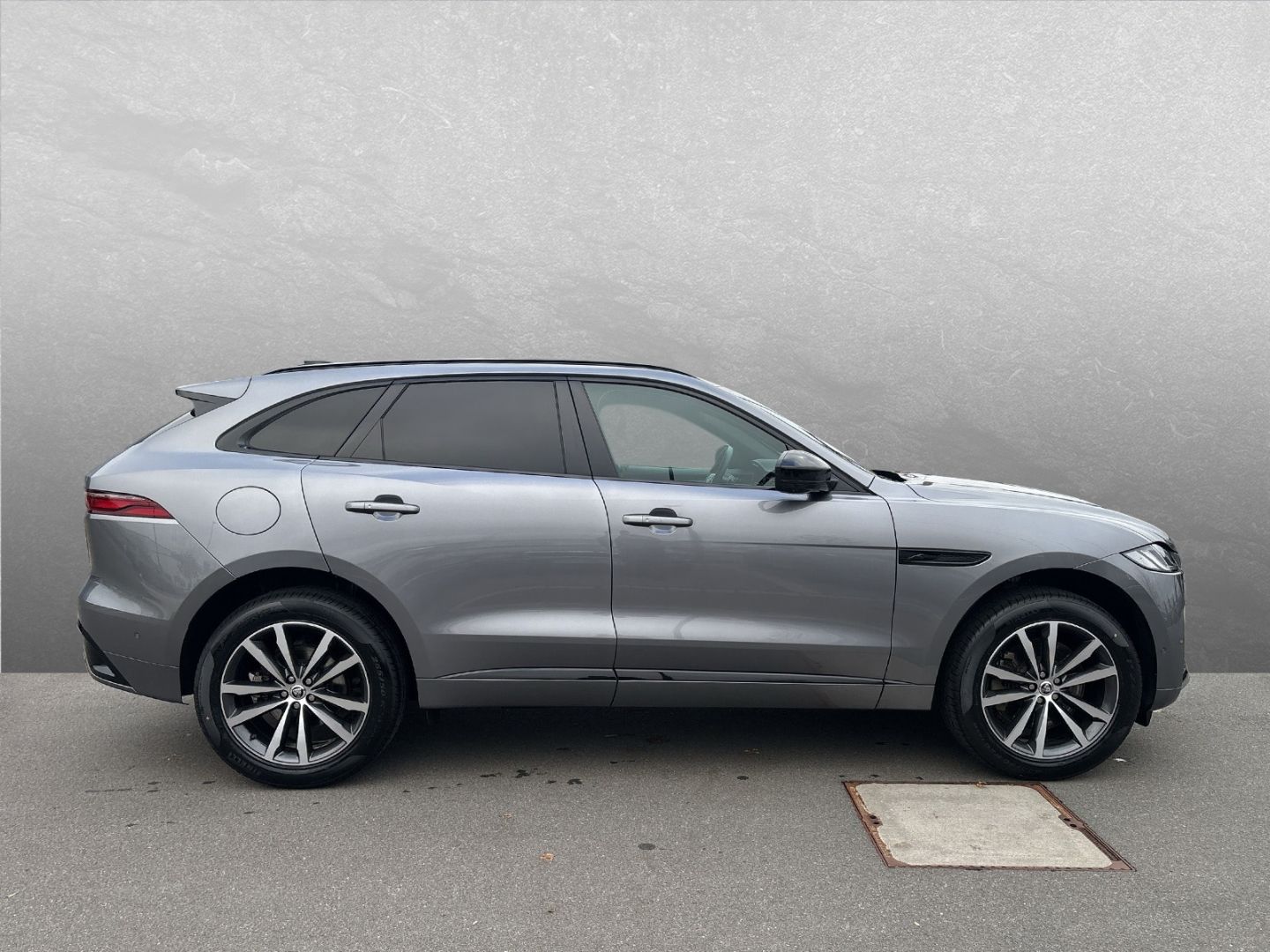 Jaguar F-Pace D300 R-Dynamic SE AHK HUD Winter-Fahrassi