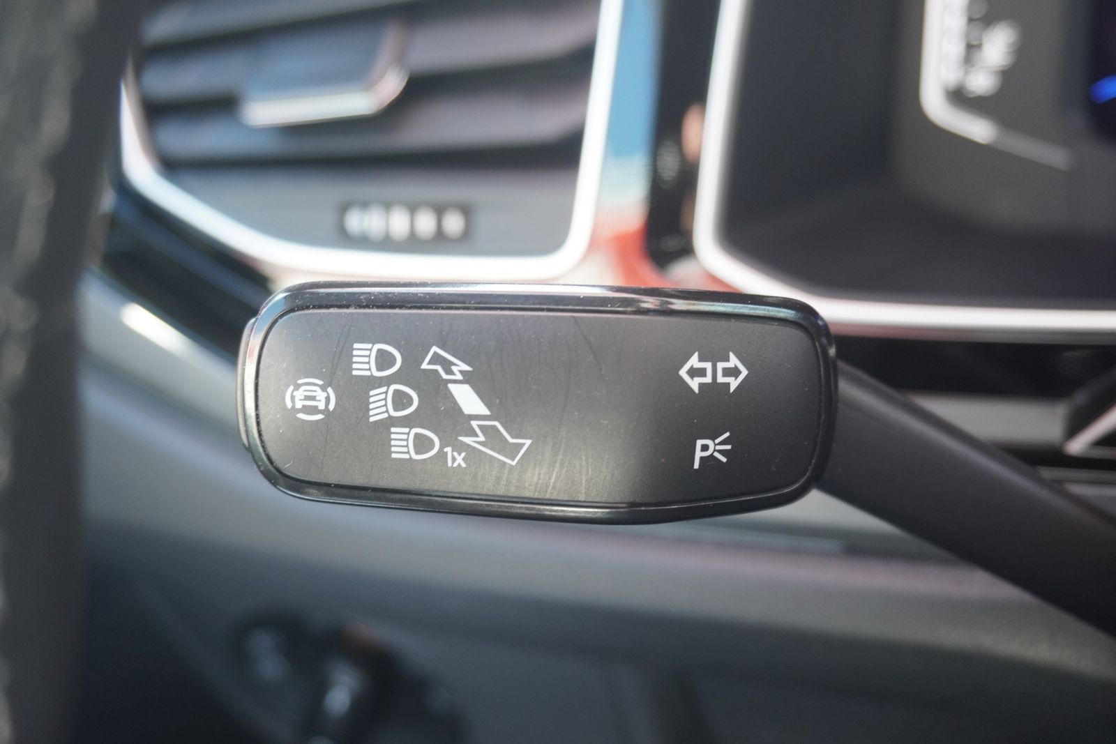 Volkswagen Taigo 1.0 TSI DSG R-Line - Samsaru's Car Outlet