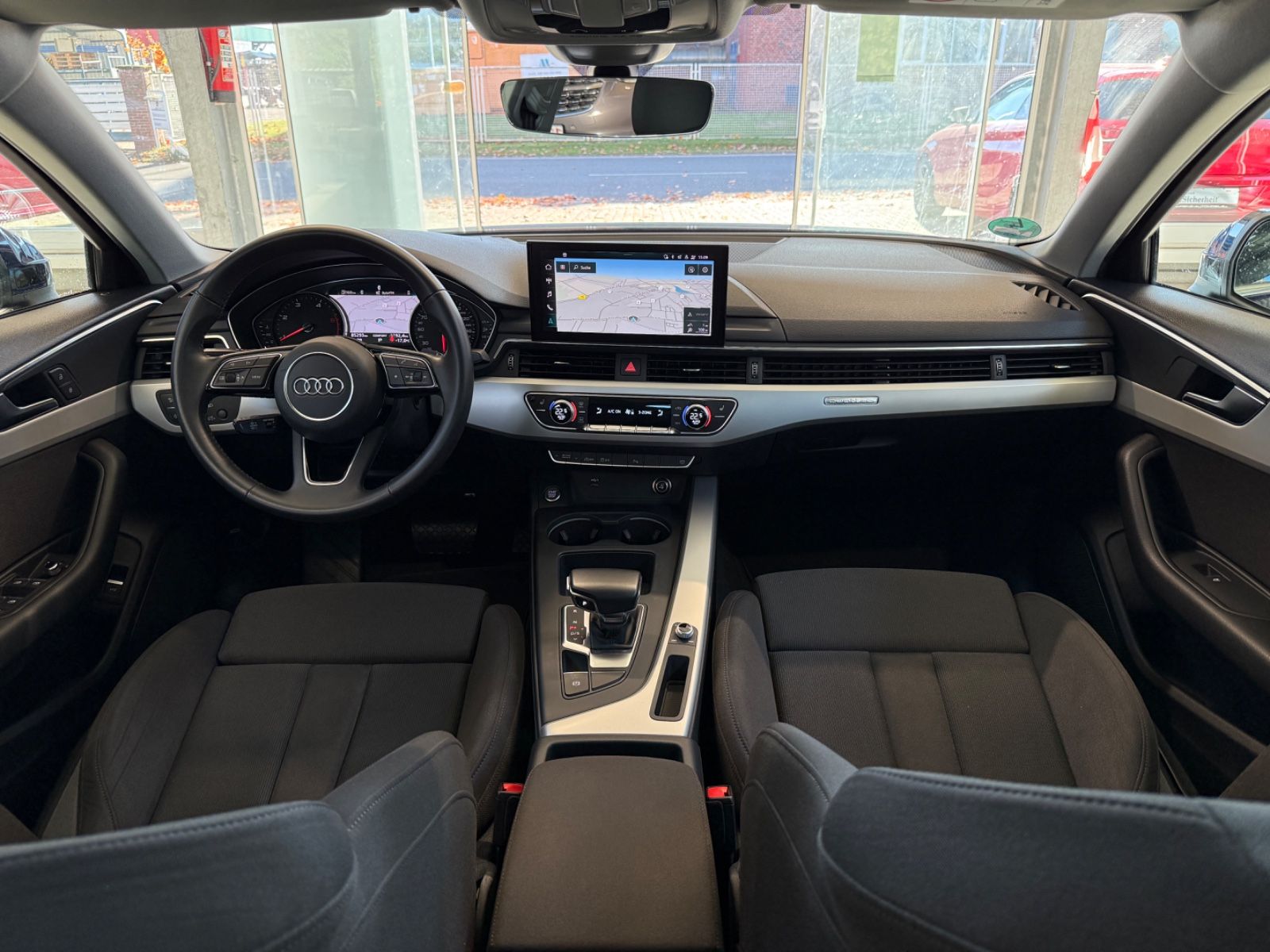 Audi A4 Lim. 40 TDI quattro advanced /1Hd./Matrix/ACC