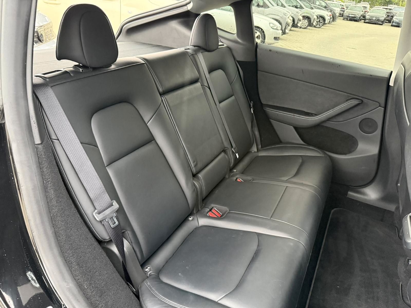 Tesla Model Y Long Range Dual AWD 8-FACH+AHK