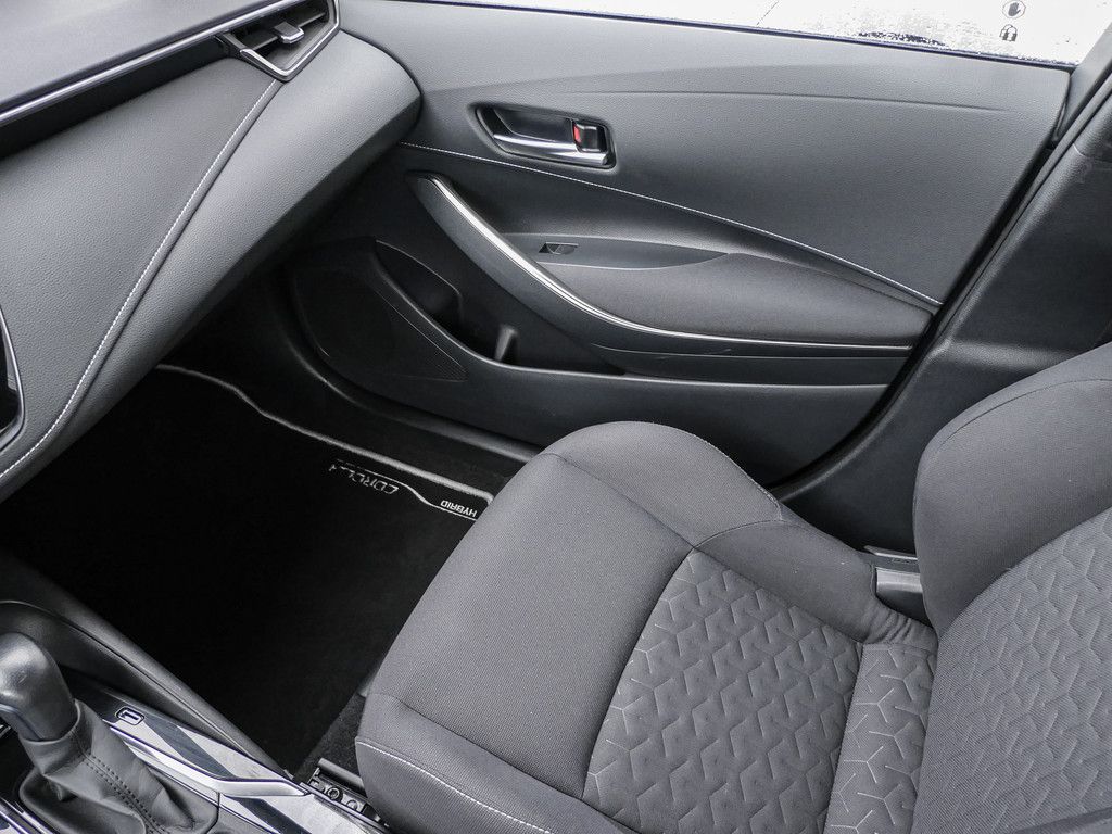 Toyota Corolla Touring Sports 2.0 Hybrid Business - Samsaru's Car Outlet