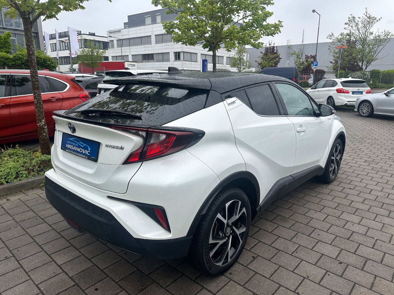 Toyota C-HR Hybrid - Samsaru's Car Outlet