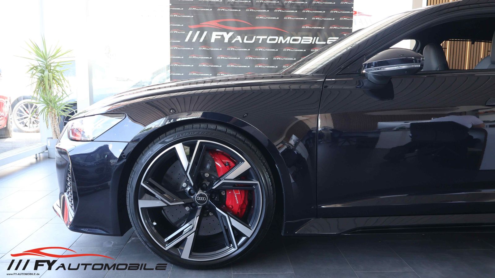 Audi RS6 4.0 TFSI quattro Keramic* Pano* AHK* Carbon