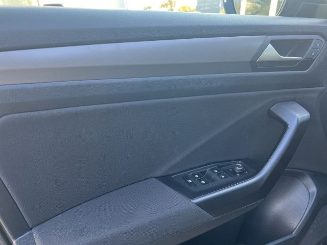 Volkswagen T-Roc 1.0 TSI Style - Samsaru's Car Outlet