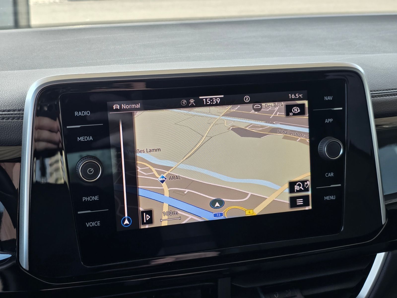 Volkswagen T-Roc 2.0 TDI DSG R-Line - Samsaru's Car Outlet