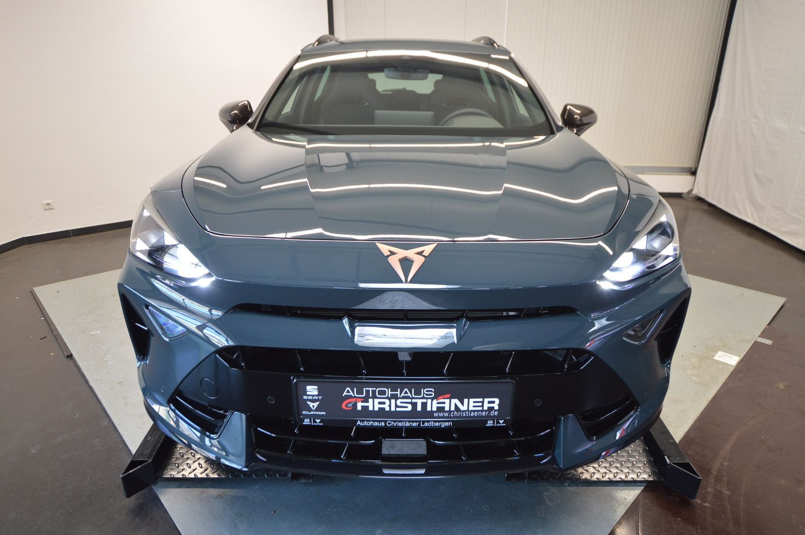 Cupra Formentor 1.5 e-Hybrid - Samsaru's Car Outlet
