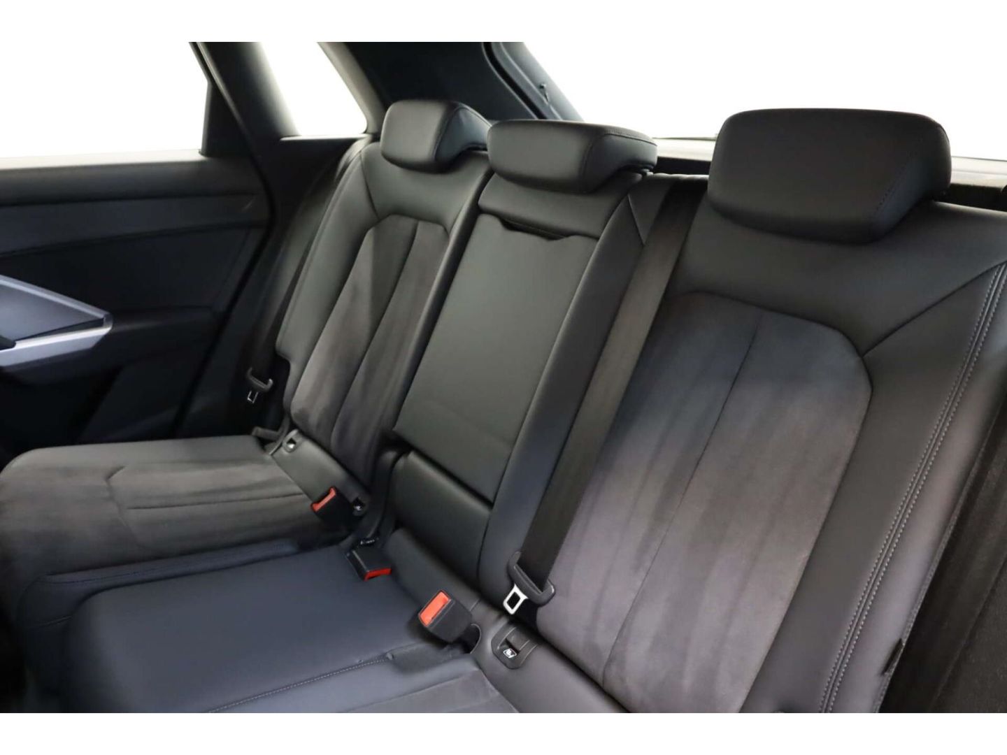 Audi Q3 35 TDI quattro S line S-Tronic - Samsaru's Car Outlet
