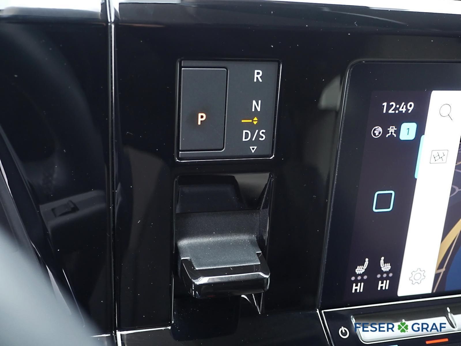 Volkswagen T7 Multivan Life 1.5 TSI - Samsaru's Car Outlet