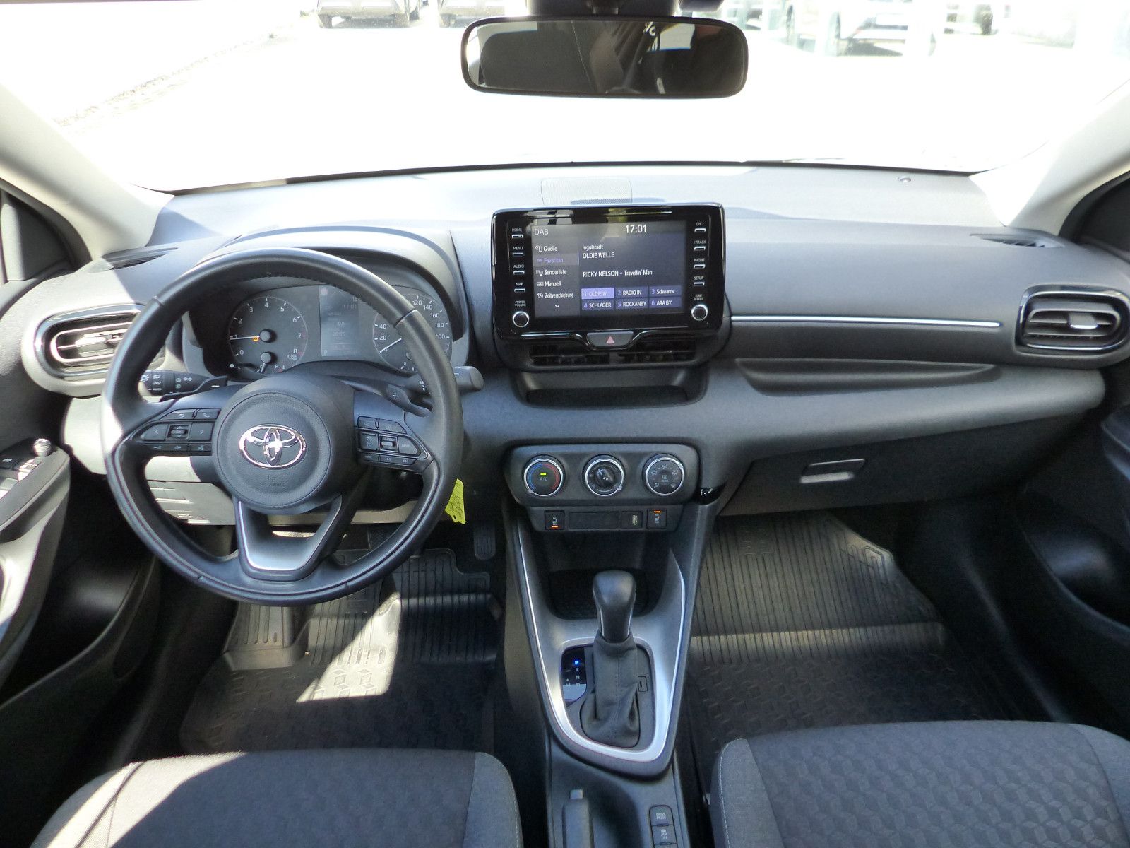 Toyota Yaris 1.5 VVT-iE Automatik Comfort - Samsaru's Car Outlet