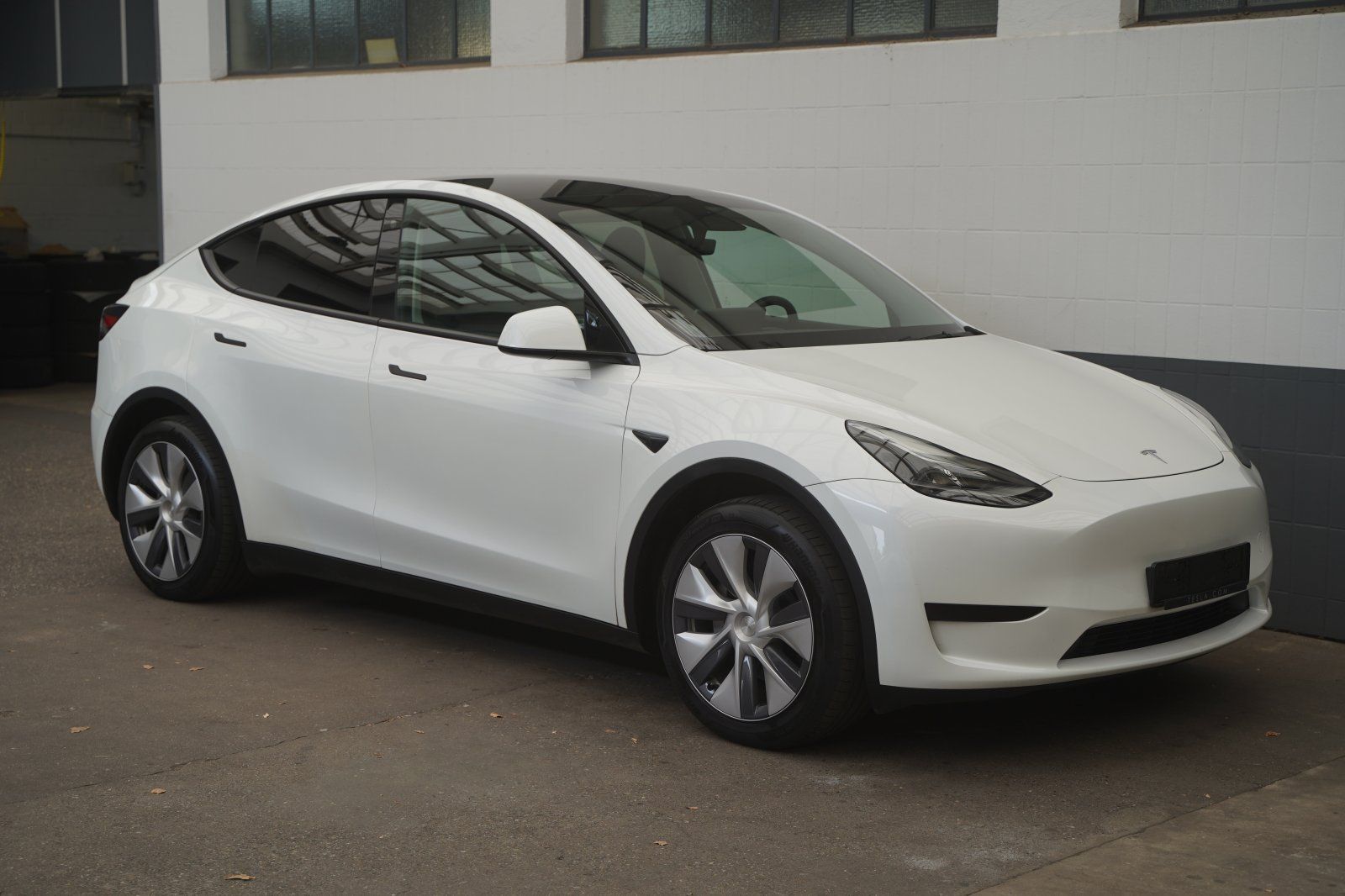 Tesla Model Y Standard Range RWD *1. Hand*unfallfrei*