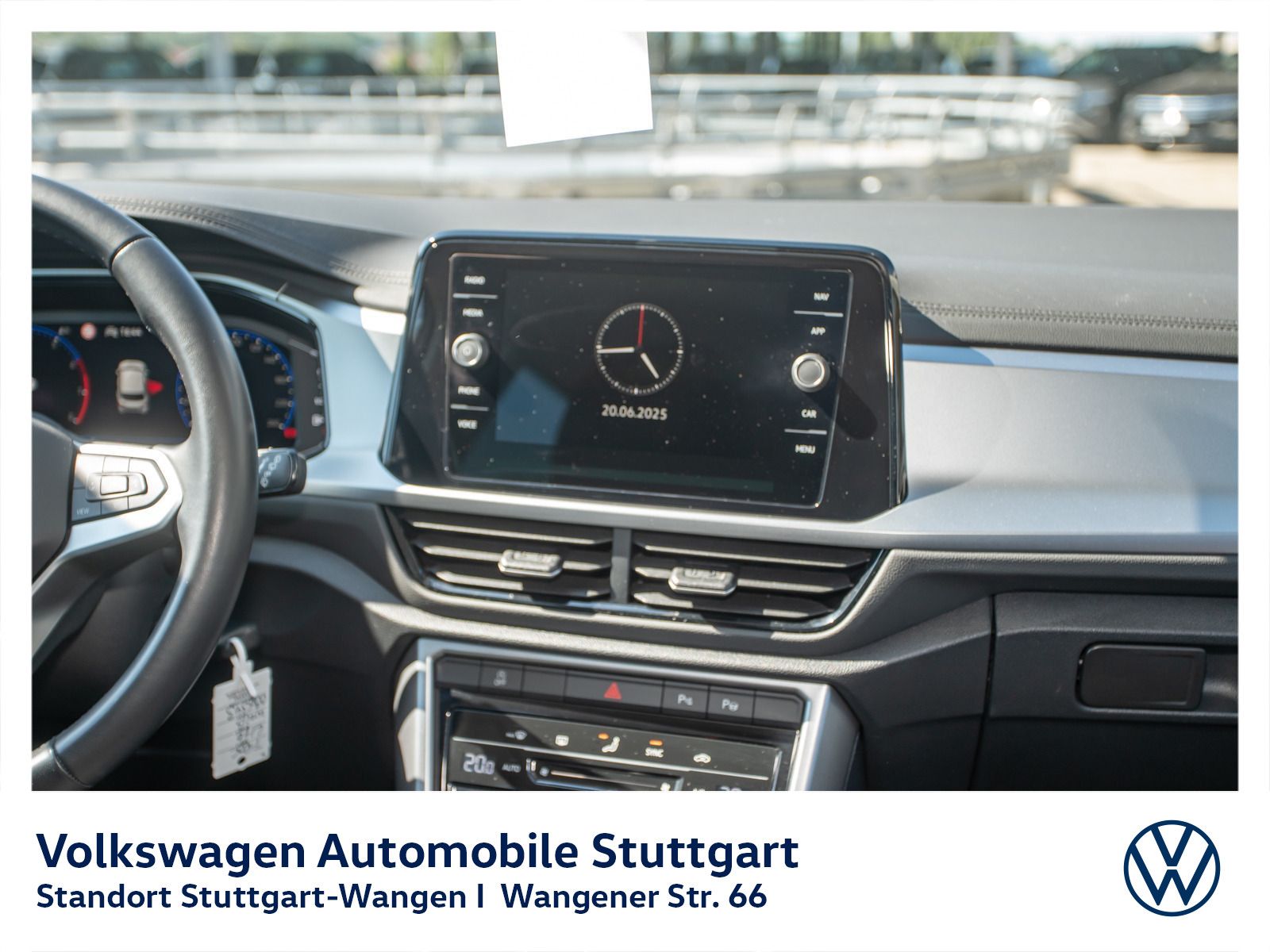 Volkswagen T-Roc Life 1.5 TSI DSG - Samsaru's Car Outlet