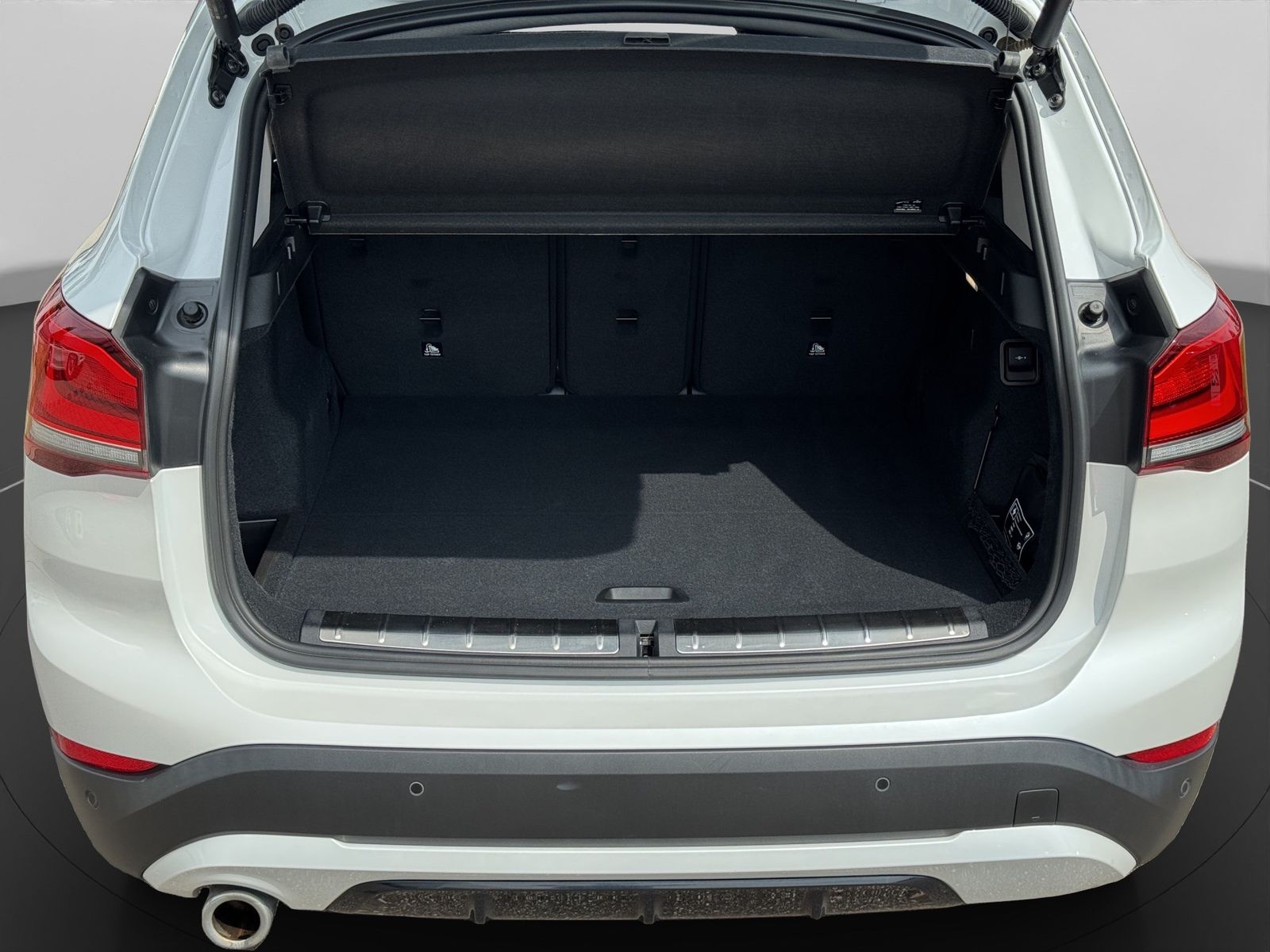 BMW X1 xDrive25e - Samsaru's Car Outlet