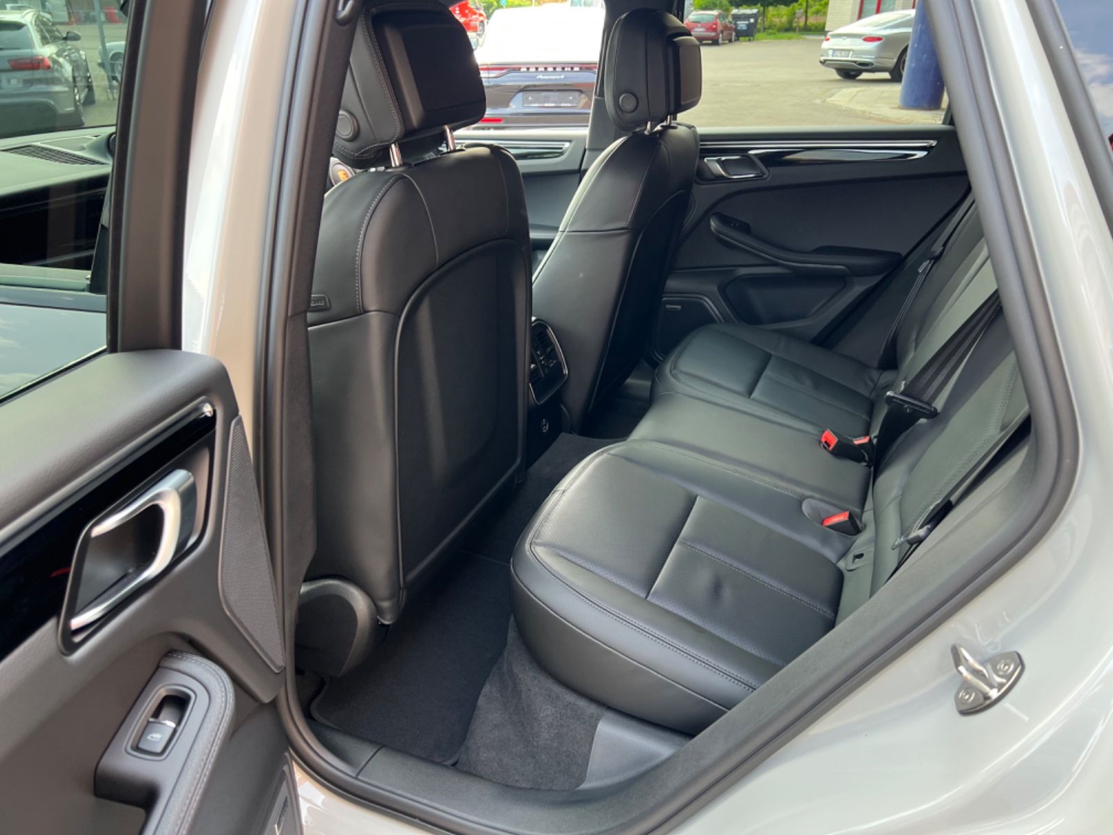 Porsche MACAN S SPORT DESIGN, RHD RECHTSLENKER
