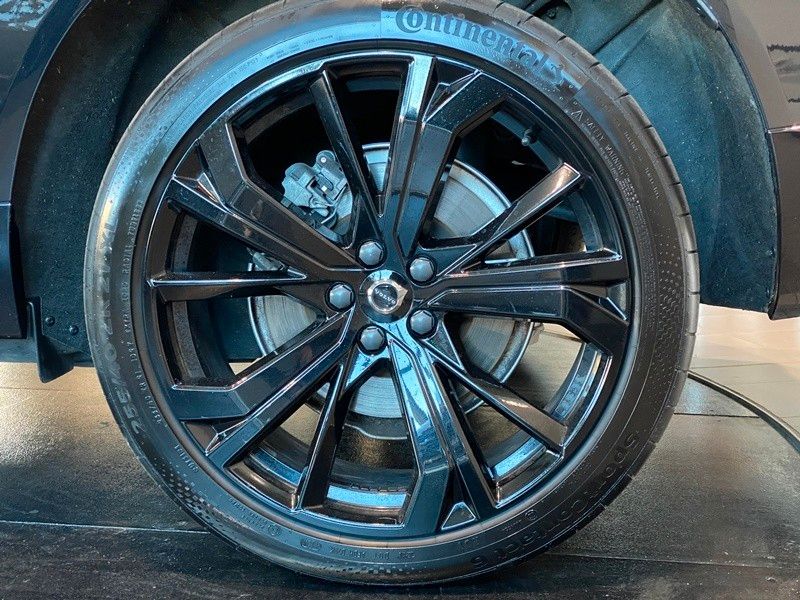 Volvo XC60 T8 AWD Black Ultra Pano HUD H&K ACC AHK 21"