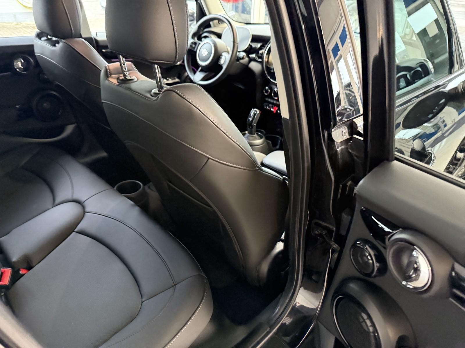 MINI Cooper S - Samsaru's Car Outlet