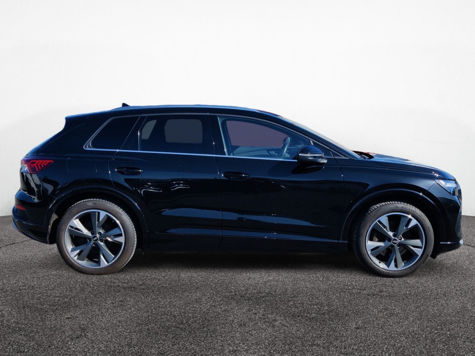 Audi Q4 45 e-tron quattro S line 77 kWh Sonos