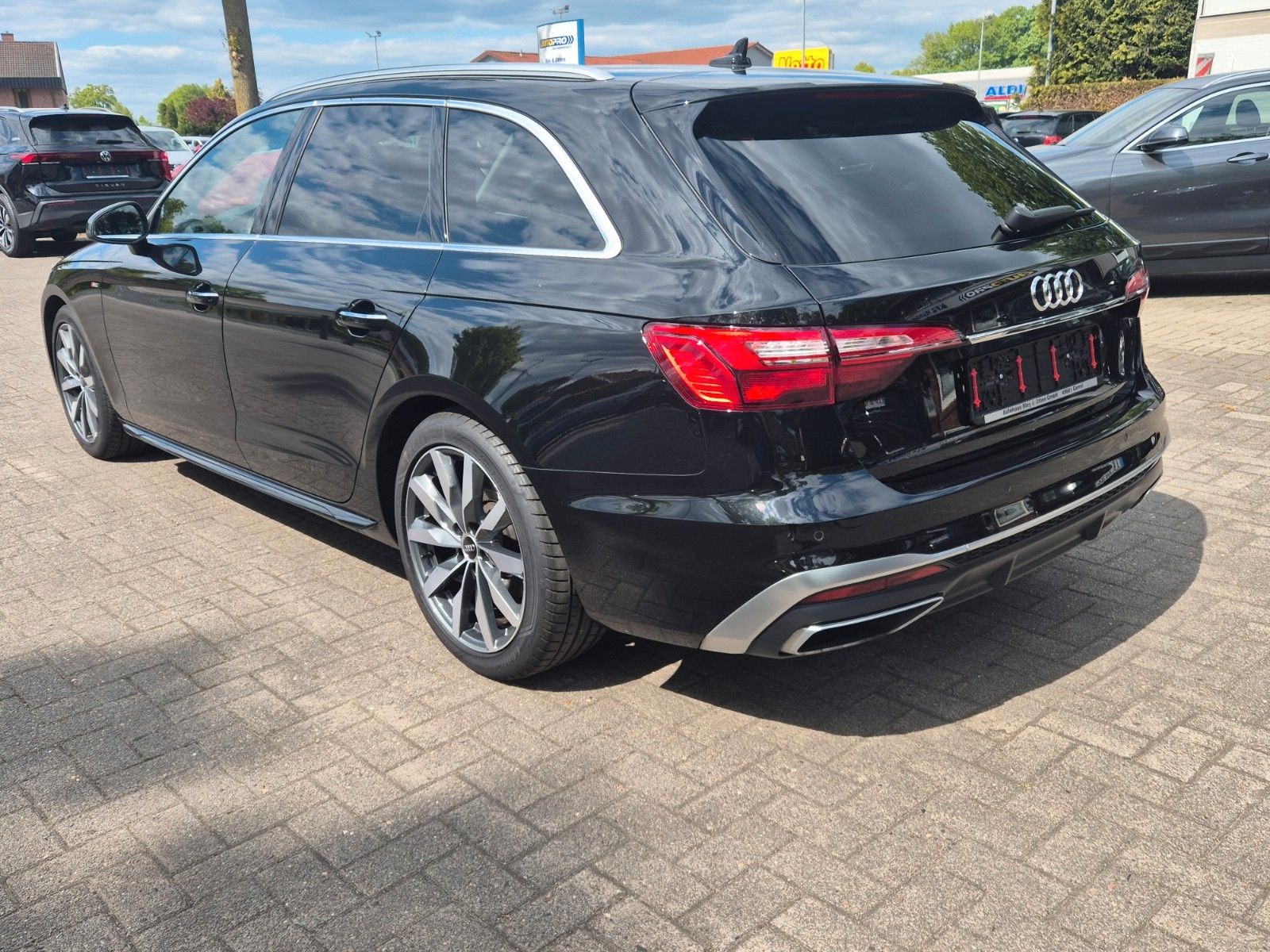 Audi A4 Avant 35 TDI S line S-tronic - Samsaru's Car Outlet