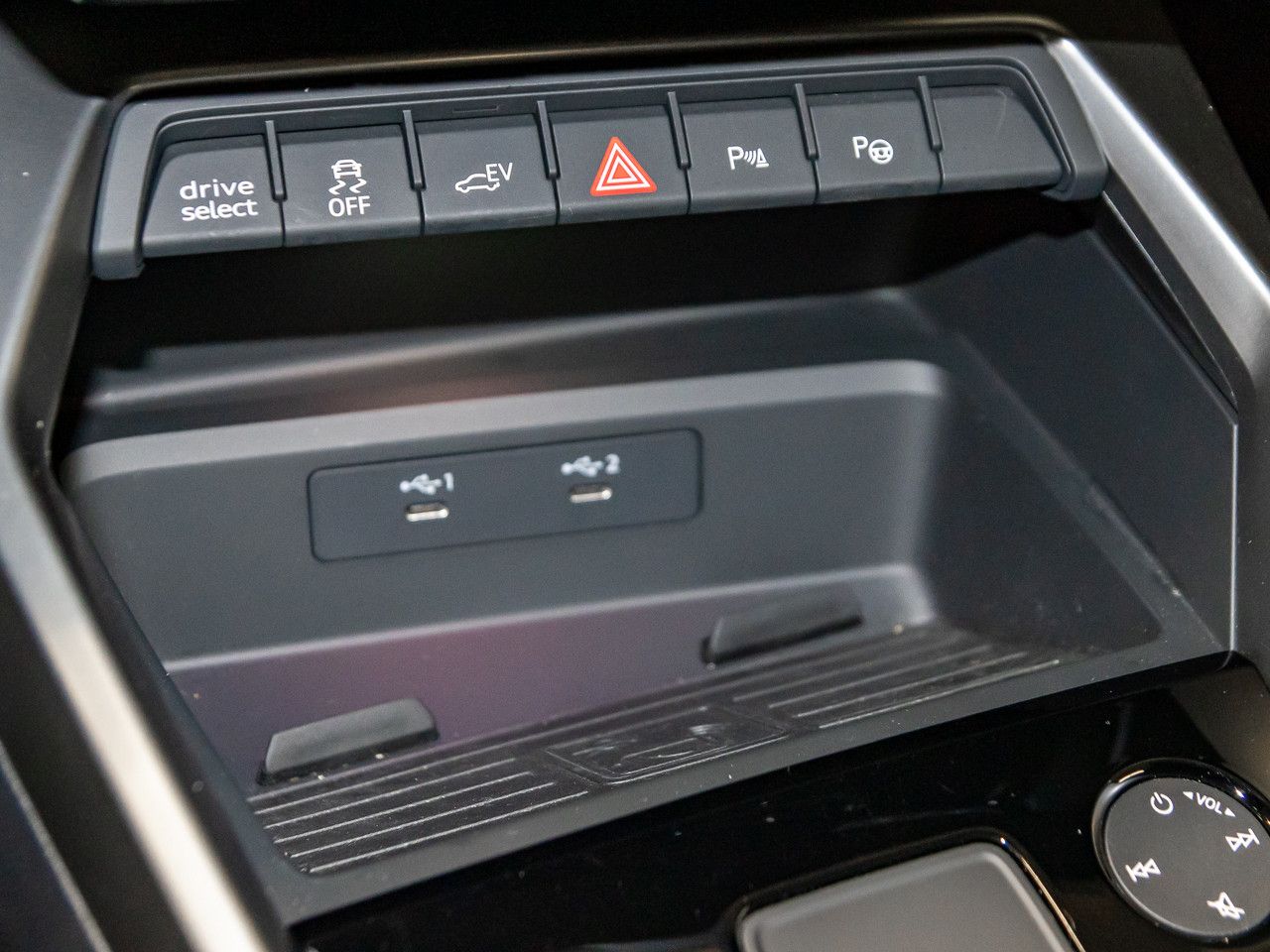 Audi A3 Sportback 40 TFSI e S line - Samsaru's Car Outlet