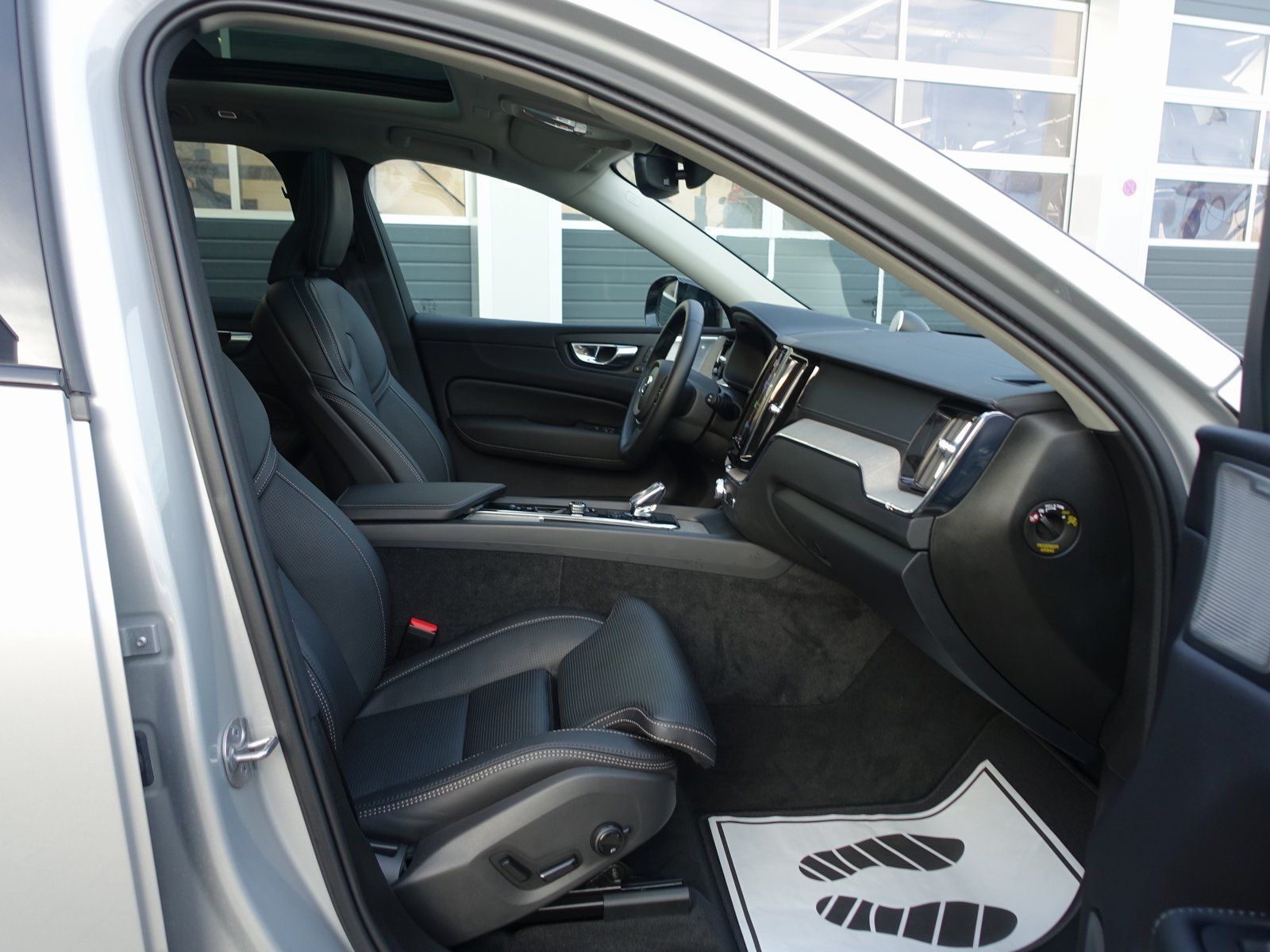 Volvo XC60 Ultra T8 AWD/Massage/B&W/FourC/AHK/360°/BLS