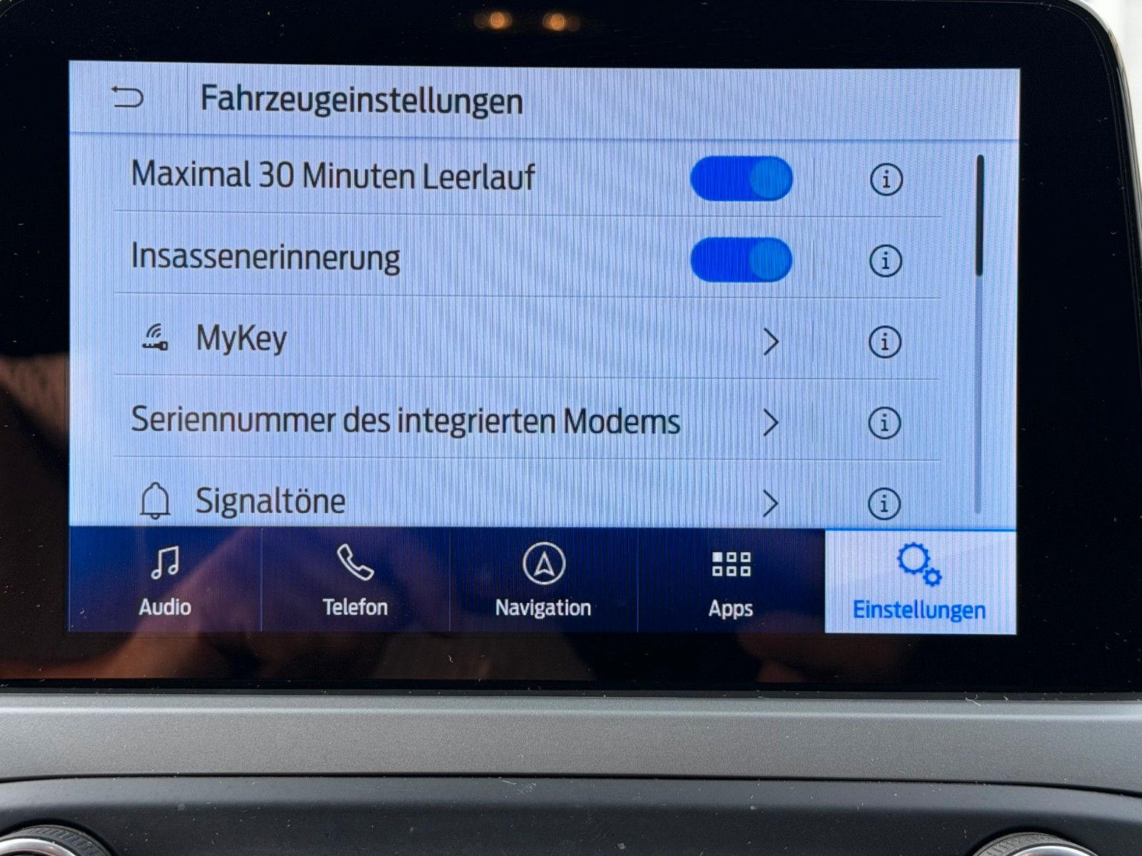 Ford Focus Turnier Cool & Connect*Autom*LED*AHK*Face