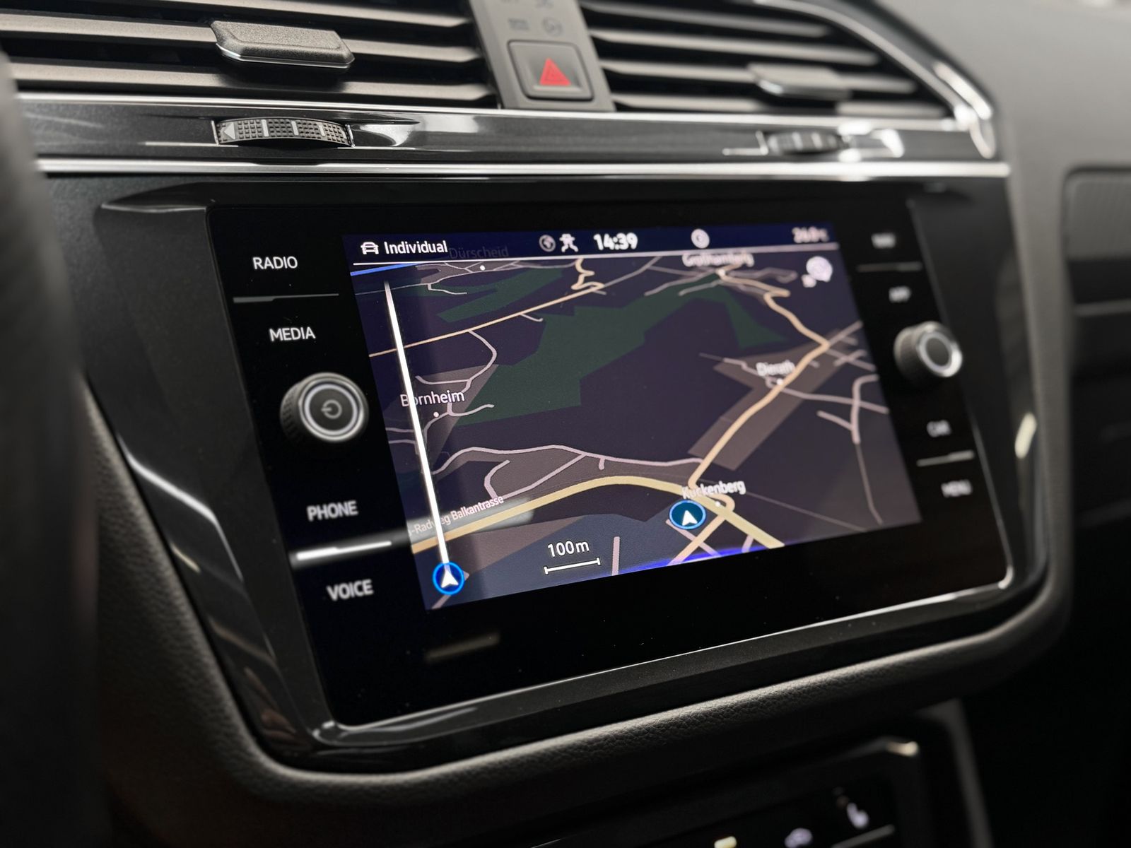 Volkswagen Tiguan R-Line 4M - Samsaru's Car Outlet