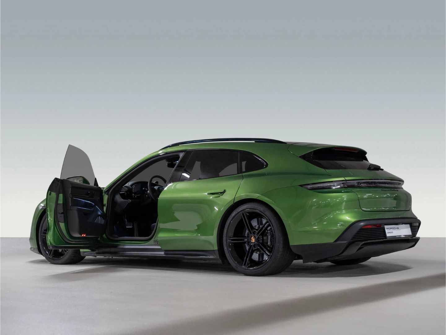 Porsche Taycan Turbo S Sport Turismo Burmester InnoDrive