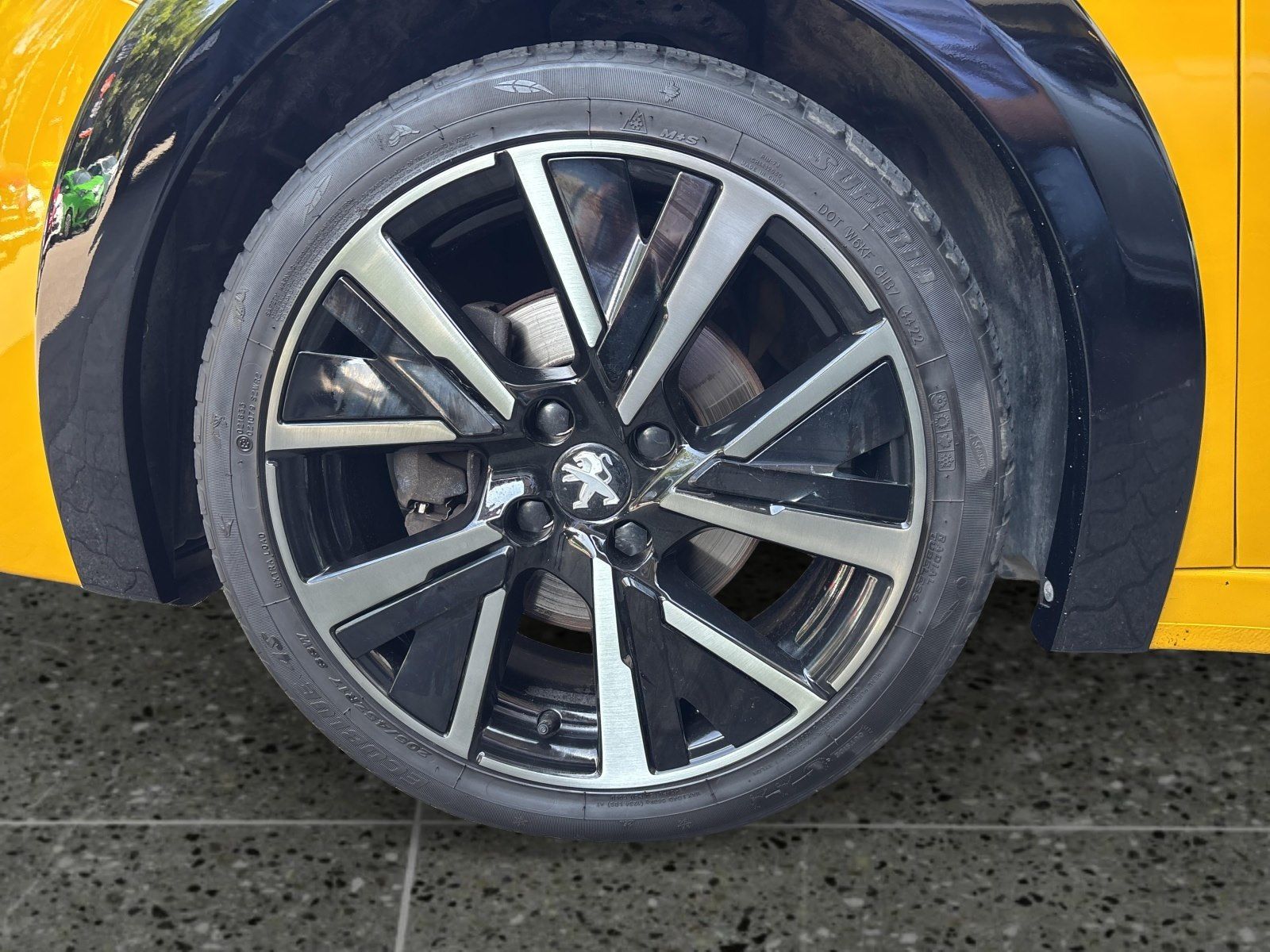 Peugeot 208 1.2 Pure Tech 100 GT - Samsaru's Car Outlet