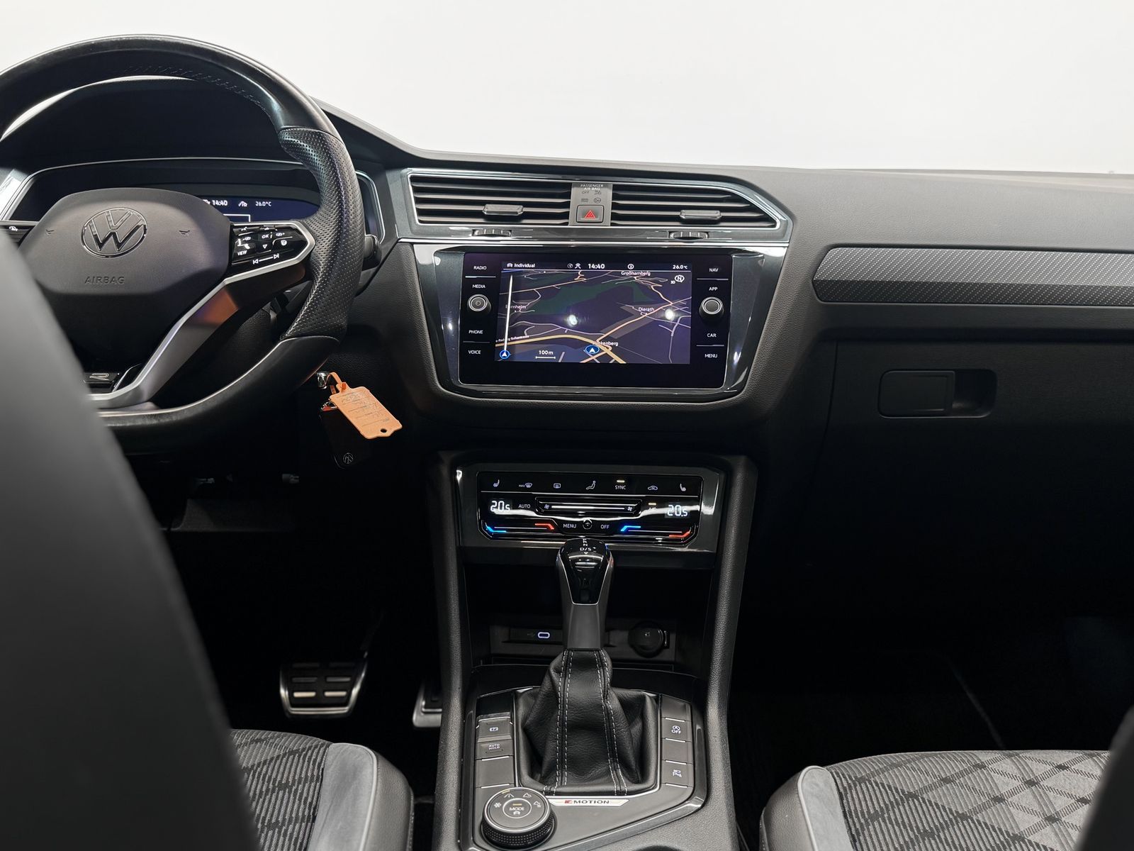 Volkswagen Tiguan R-Line 4M - Samsaru's Car Outlet