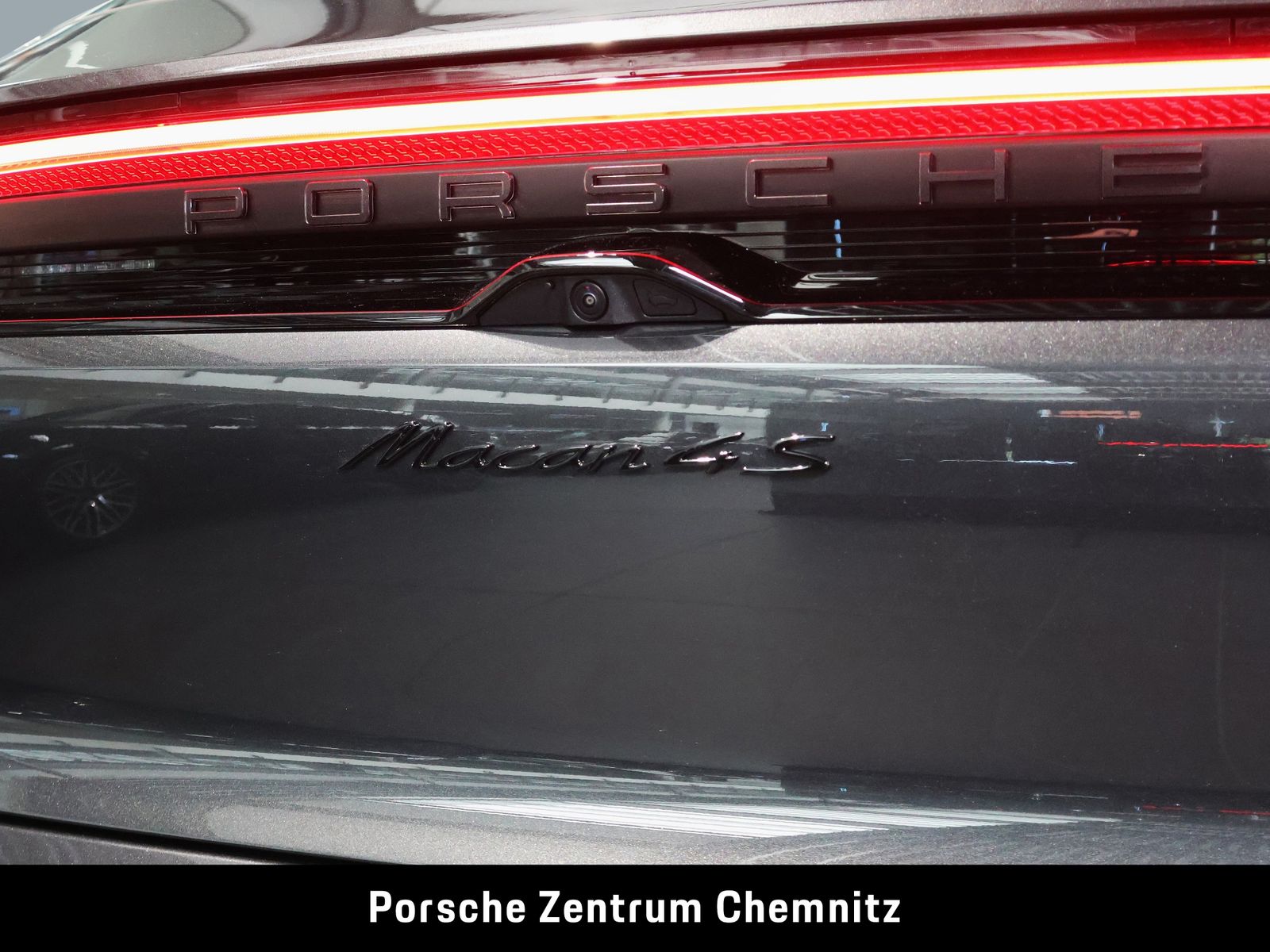 Porsche Macan 4S Electric Luft;AHZV;Pano;BOSE;Matrix-LED