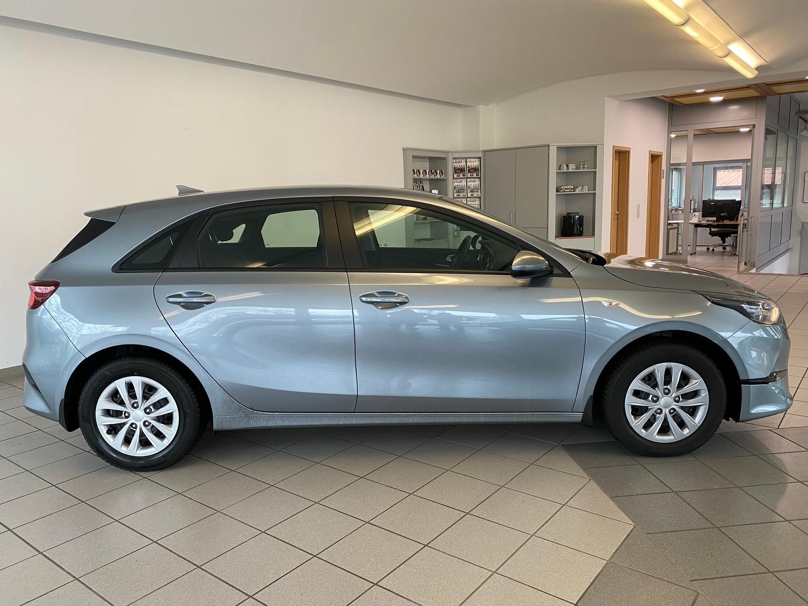 Kia Ceed - Samsaru's Car Outlet