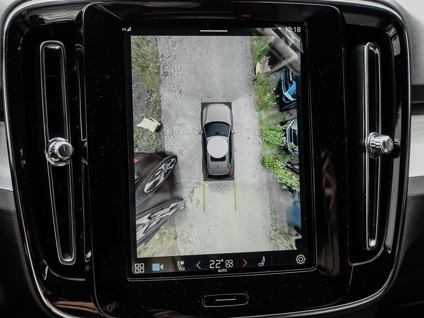 Volvo XC40 B3 Benzin Plus Dark - Samsaru's Car Outlet