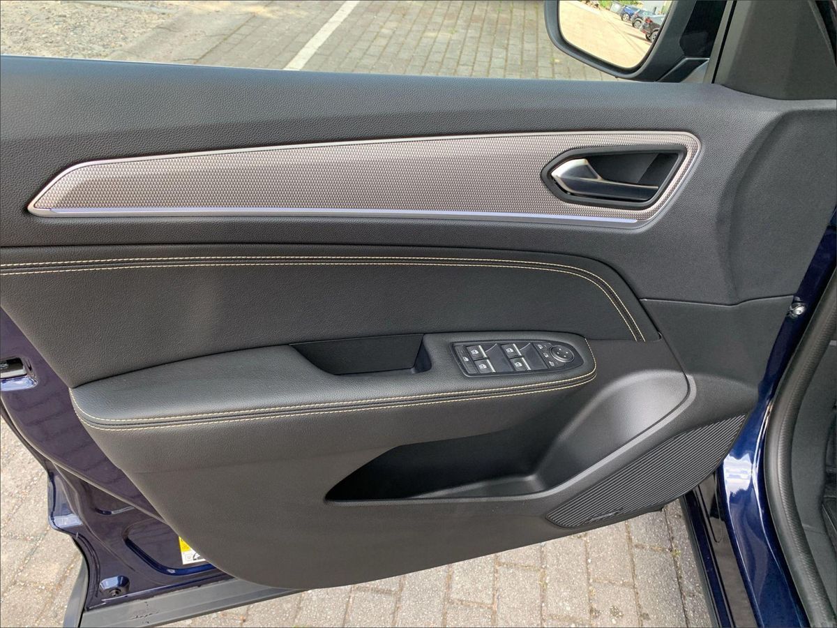 Renault Arkana TECHNO E-TECH FULL HYBRID - Samsaru's Car Outlet