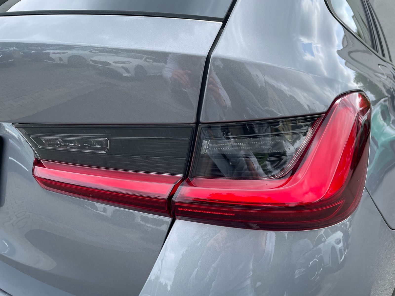 BMW 318i Touring || AHK ACC 360° Keyless eSitze LED