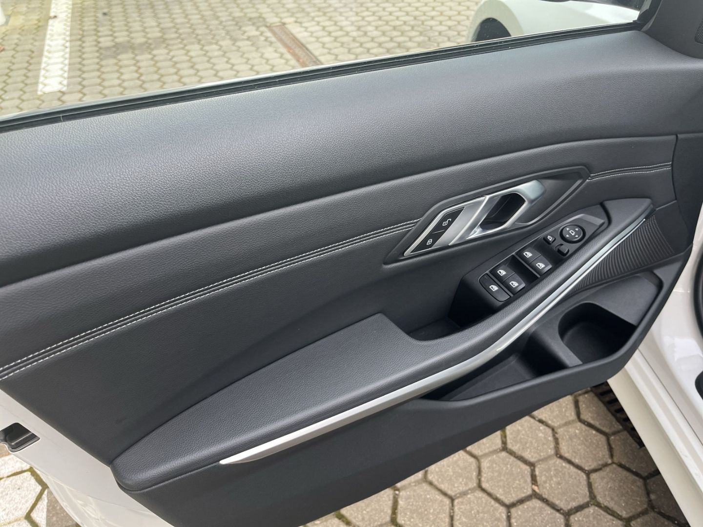 BMW 320 d Sport Line xDrive Limousine/Panodach/Navi