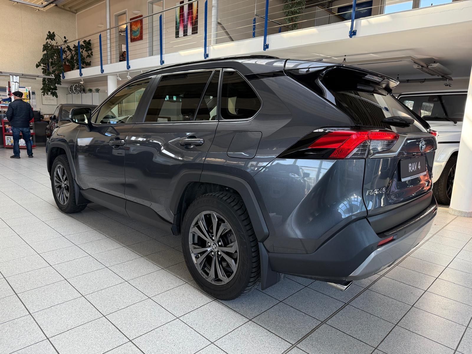 Toyota RAV 4 HYBRID 4x4 - Samsaru's Car Outlet
